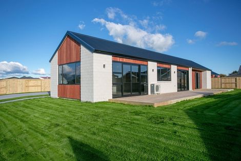 Photo of property in 24 Eagleview Rise, Welcome Bay, Tauranga, 3175