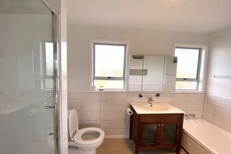 Photo of property in 2a Lipscombe Crescent, Havelock North, 4130