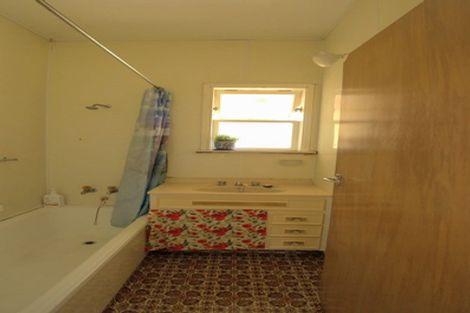 Photo of property in 143 Waiwhetu Road, Waterloo, Lower Hutt, 5011