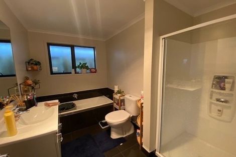 Photo of property in 3 Epic Way, Newlands, Wellington, 6037