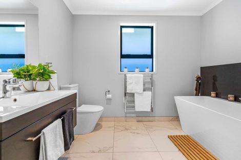 Photo of property in 8 Wawai Drive, Papamoa Beach, Papamoa, 3118