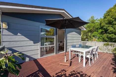 Photo of property in 15 Napier Grove, Waikanae Beach, Waikanae, 5036