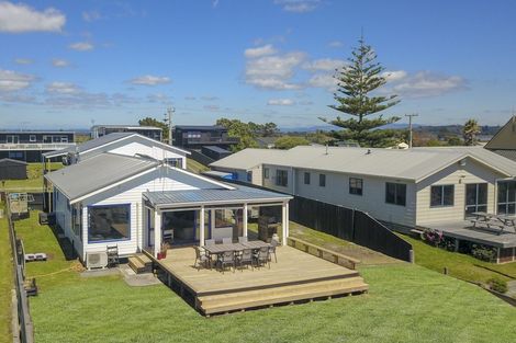 Photo of property in 393 Pukehina Parade, Pukehina, Te Puke, 3189