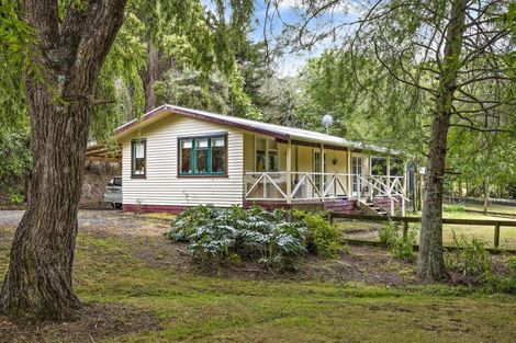 Photo of property in 1622 South Head Road, South Head, Helensville, 0874