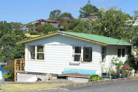 Photo of property in 76 Matipo Road, Mairangi Bay, Auckland, 0630