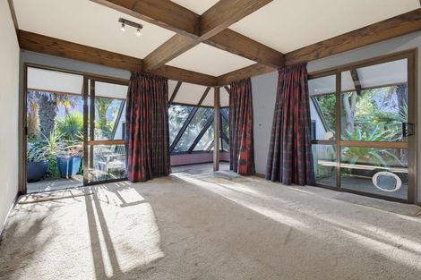 Photo of property in 17 Aquarius Drive, Kawaha Point, Rotorua, 3010