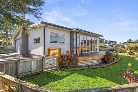 Photo of property in 2 Harakeke Place, Raglan, 3225