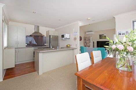 Photo of property in 77 Moore Street, Howick, Auckland, 2014