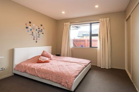 Photo of property in 25 Linkwater Way, Parklands, Christchurch, 8083