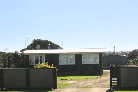 Photo of property in 39 Seabury Avenue, Foxton Beach, Foxton, 4815