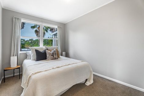 Photo of property in 42 Lauderdale Road, Birkdale, Auckland, 0626