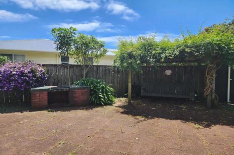 Photo of property in 71 Wairau Road, Oakura, 4314