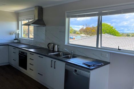 Photo of property in 104 Lantana Road, Green Bay, Auckland, 0604