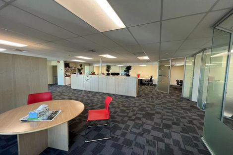 Photo of property in 8a Madeira Lane, Grafton, Auckland, 1023