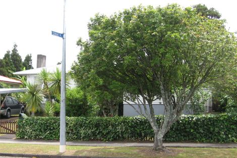 Photo of property in 27 Maple Street, Avondale, Auckland, 1026