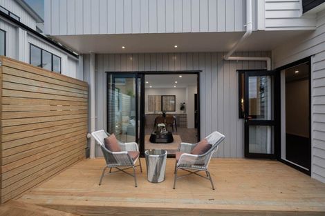 Photo of property in 33c Garadice Road, Rothesay Bay, Auckland, 0630