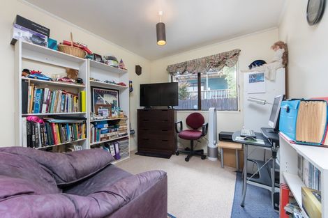 Photo of property in 9 Panzic Place, Glen Eden, Auckland, 0602