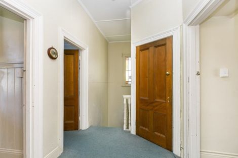 Photo of property in 10 Burnell Avenue, Thorndon, Wellington, 6011