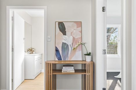 Photo of property in 102 Williams Street, Cambridge, 3434