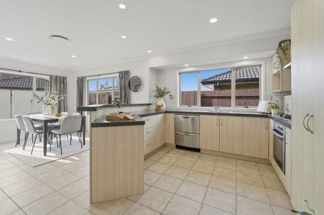 Photo of property in 17 Blossom Grove, Papamoa Beach, Papamoa, 3118