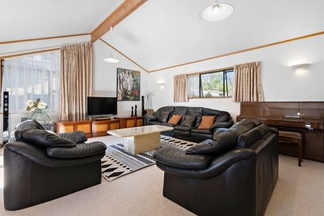 Photo of property in 17 Montclair Rise, Browns Bay, Auckland, 0630