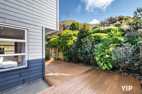 Photo of property in 8 Erlestoke Crescent, Churton Park, Wellington, 6037