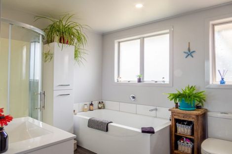 Photo of property in 59 Puriri Crescent, Edgecumbe, 3120