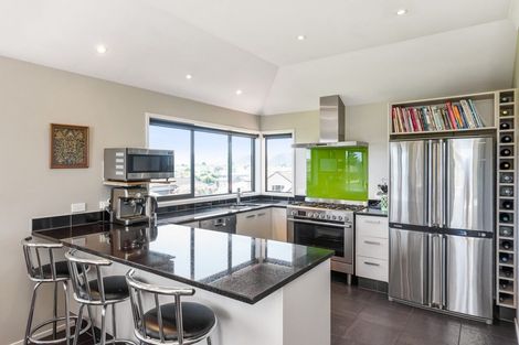 Photo of property in 15 Metzenthin Close, Raumati South, Paraparaumu, 5032