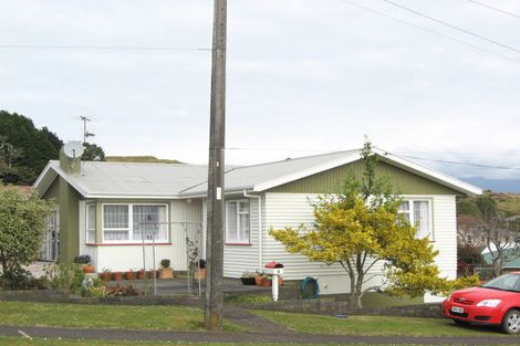 Photo of property in 1 Oranga Street, Marfell, New Plymouth, 4310