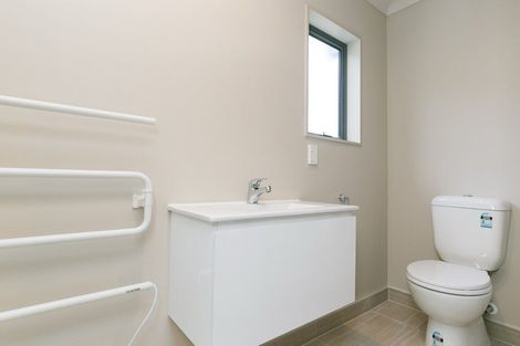 Photo of property in 16 Brindle Way, Newlands, Wellington, 6037