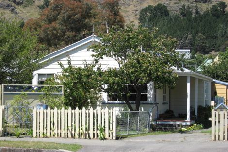 Photo of property in 2/8 Duncan Street, Sumner, Christchurch, 8081