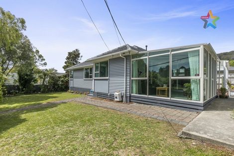 Photo of property in 353 Stokes Valley Road, Stokes Valley, Lower Hutt, 5019