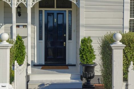 Photo of property in 10 Dixon Street, Carterton, 5713