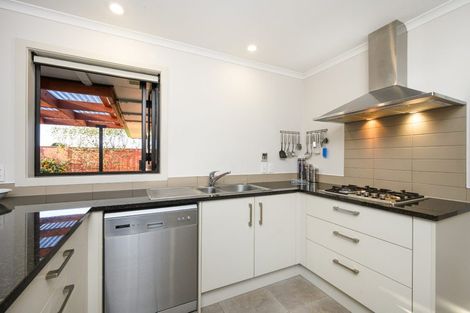 Photo of property in 13 Lorenzo Place, Kelvin Grove, Palmerston North, 4414