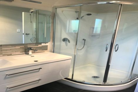 Photo of property in 19 Hartley Terrace, Massey, Auckland, 0614