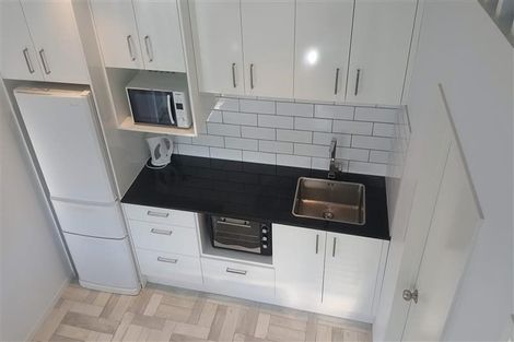 Photo of property in 54e Birkdale Road, Birkdale, Auckland, 0626