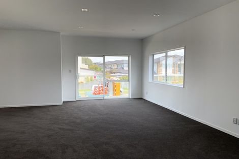 Photo of property in 70 Kerrykeel Drive, Flat Bush, Auckland, 2019