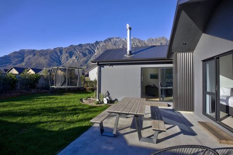 Photo of property in 8 Barn Road, Jacks Point, 9371