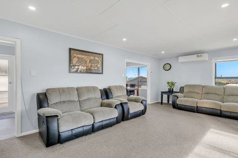 Photo of property in 71 Arahura Crescent, Waitangirua, Porirua, 5024