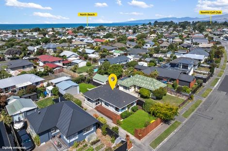 Photo of property in 112 Effingham Street, North New Brighton, Christchurch, 8083