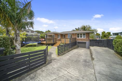 Photo of property in 54 Bradbury Road, Botany Downs, Auckland, 2010