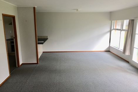 Photo of property in 2/7 Luplau Crescent, Cockle Bay, Auckland, 2014