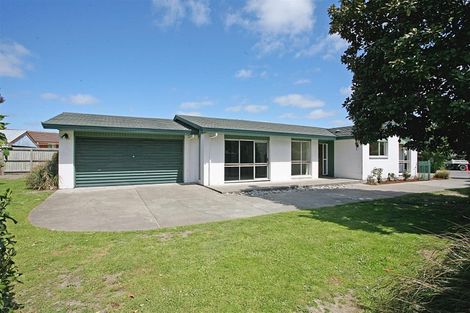 Photo of property in 38 Camberwell Place, Avonhead, Christchurch, 8042
