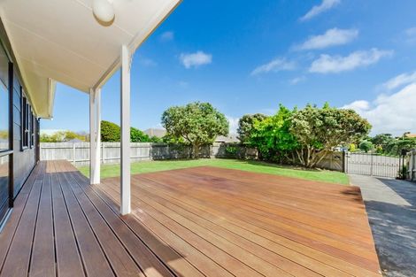 Photo of property in 16 Tobys Way, Waikanae Beach, Waikanae, 5036
