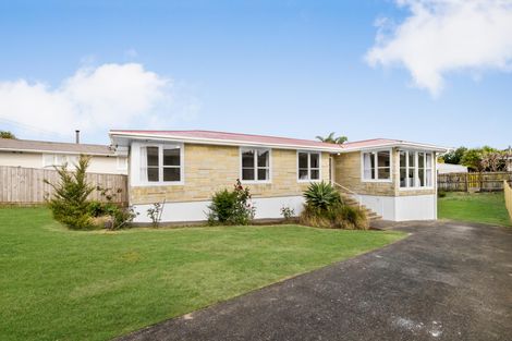 Photo of property in 10 Olive Street, Manurewa, Auckland, 2102