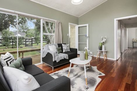 Photo of property in 83 Gloria Avenue, Te Atatu Peninsula, Auckland, 0610