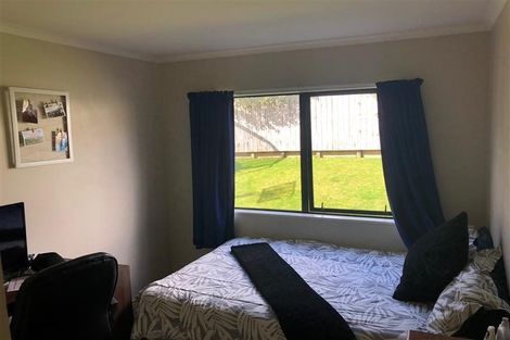Photo of property in 12 Peachstone Lane, Henderson, Auckland, 0612