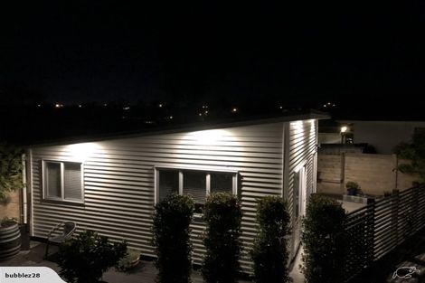 Photo of property in 5 Ngatoa Place, Glenfield, Auckland, 0629