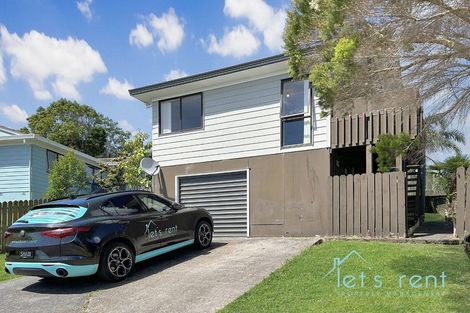 Photo of property in 18 Halloran Place, Massey, Auckland, 0614