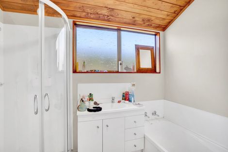 Photo of property in 28 Pararewa Drive, Whalers Gate, New Plymouth, 4310